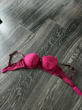 Women’s Lace Push-Up Bra in Deep Raspberry